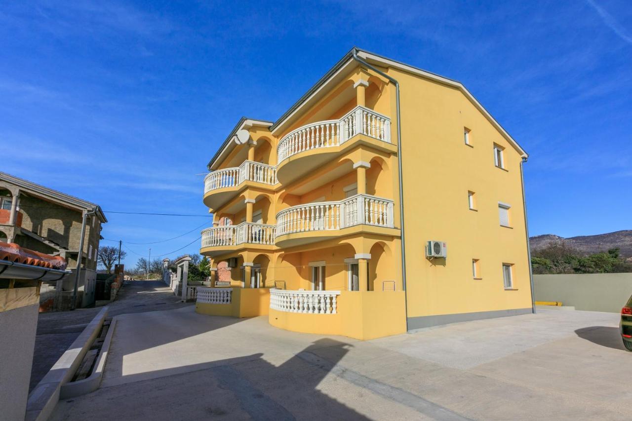 Apartments Kulas โนวีวีโนดอลสกี ภายนอก รูปภาพ