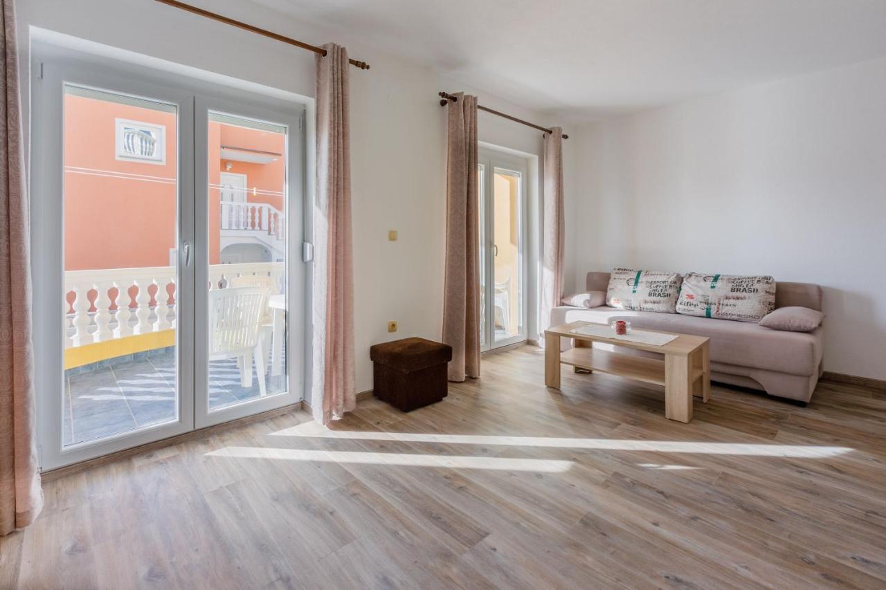 Apartments Kulas โนวีวีโนดอลสกี ภายนอก รูปภาพ