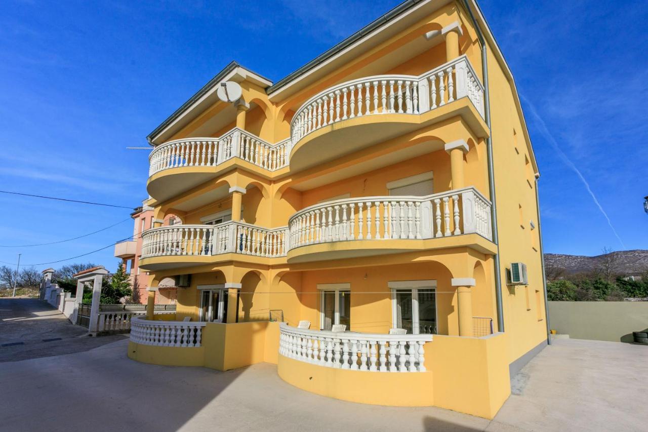 Apartments Kulas โนวีวีโนดอลสกี ภายนอก รูปภาพ