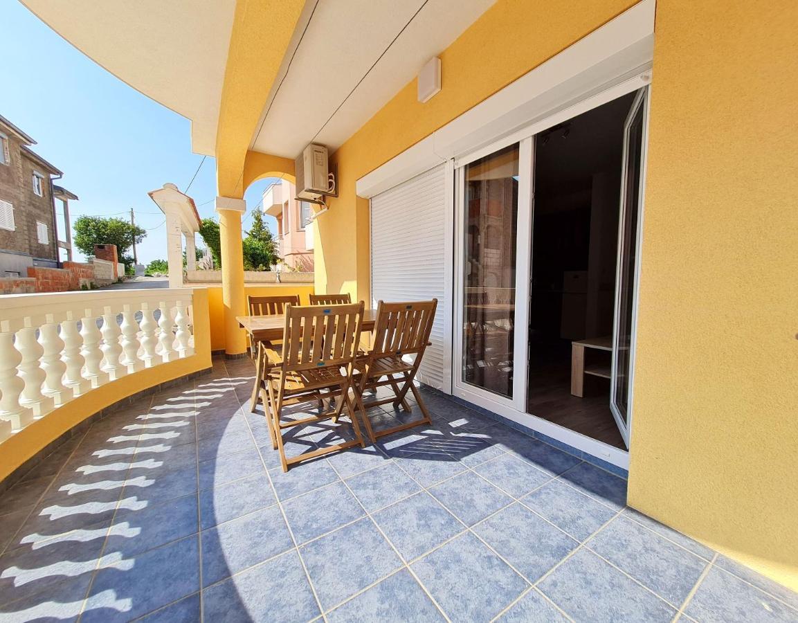 Apartments Kulas โนวีวีโนดอลสกี ภายนอก รูปภาพ